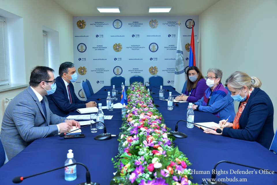 article-image