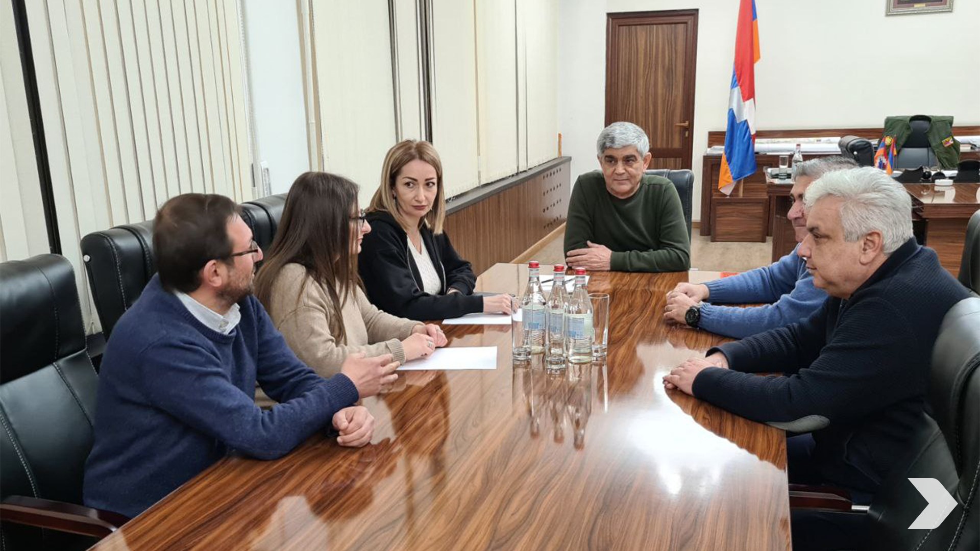 article-image