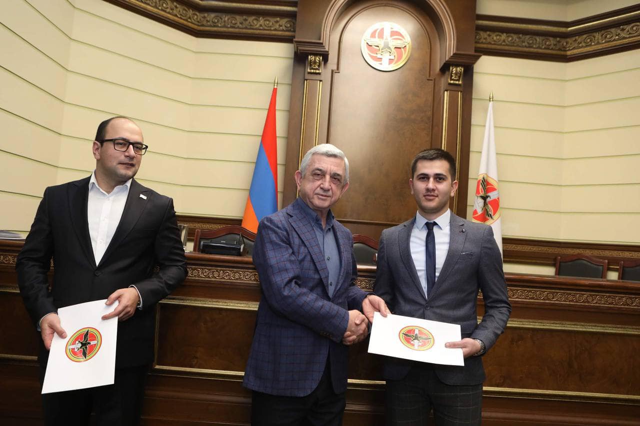 article-image