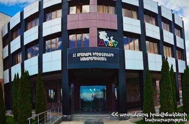 article-image
