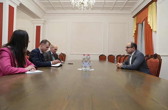 article-image