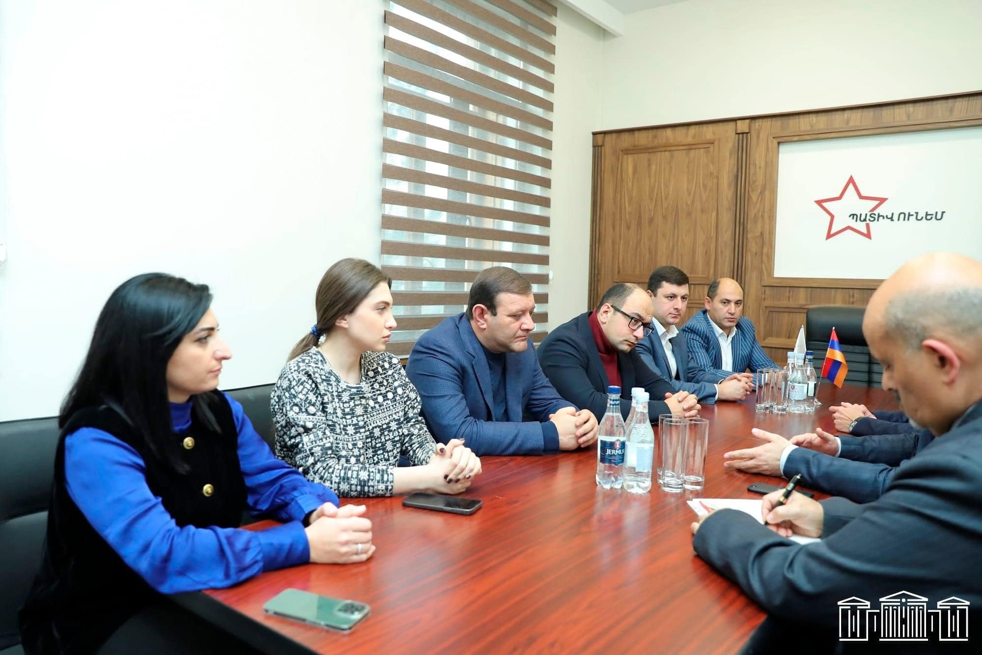 article-image