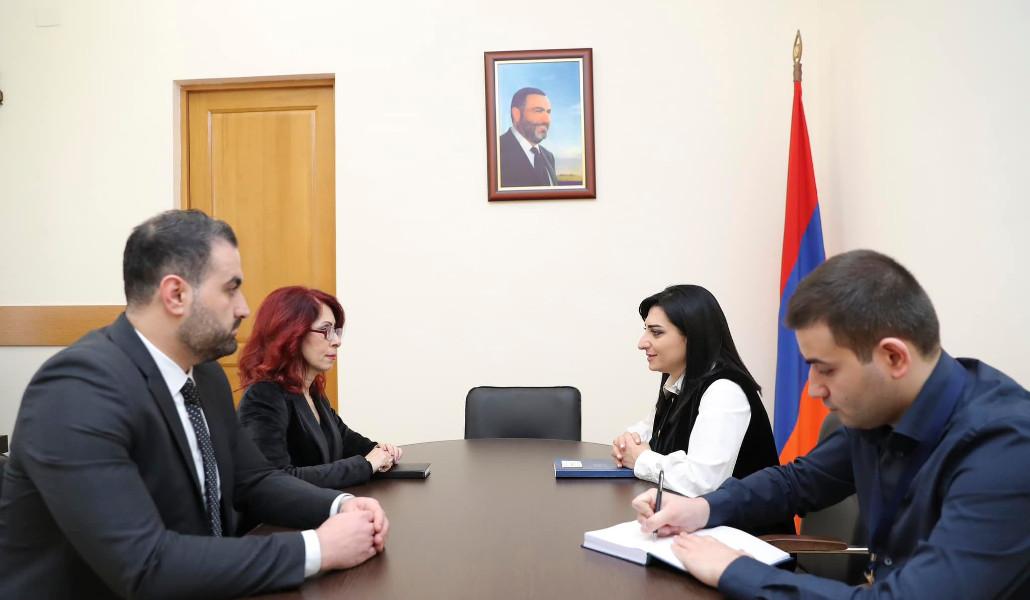 article-image