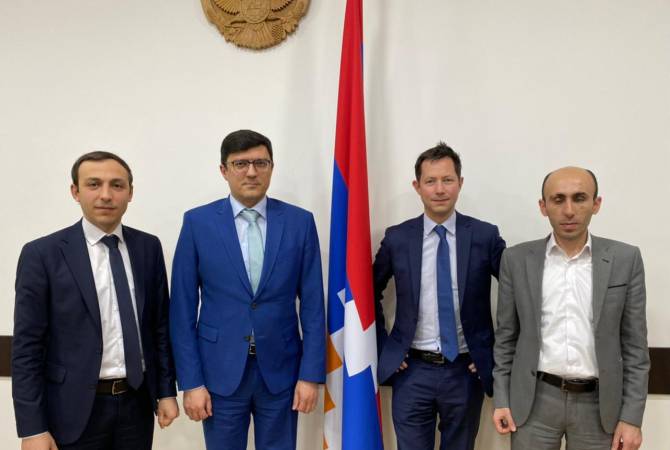 article-image