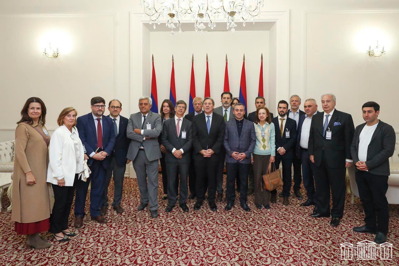 article-image