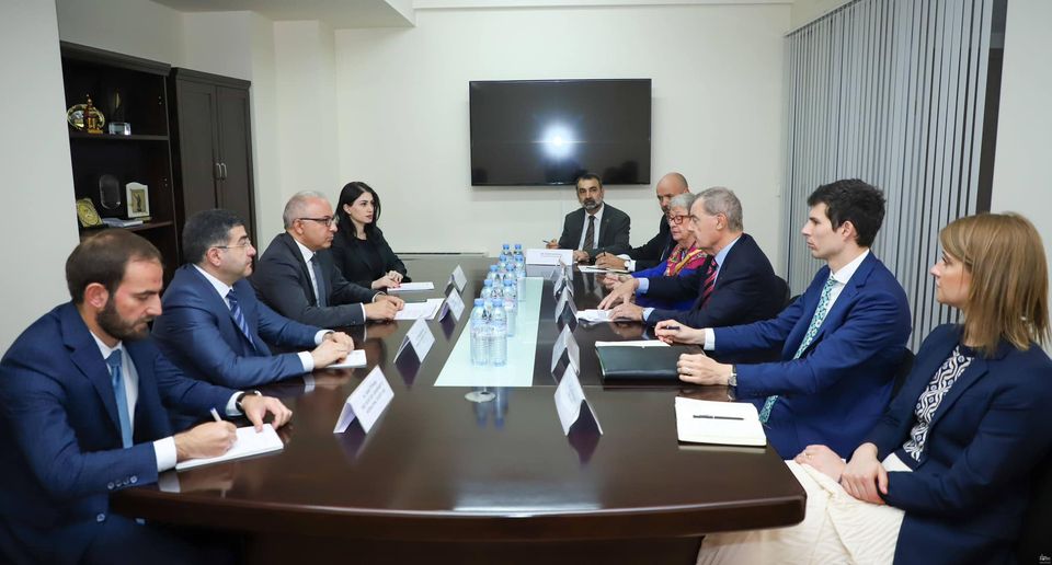 article-image