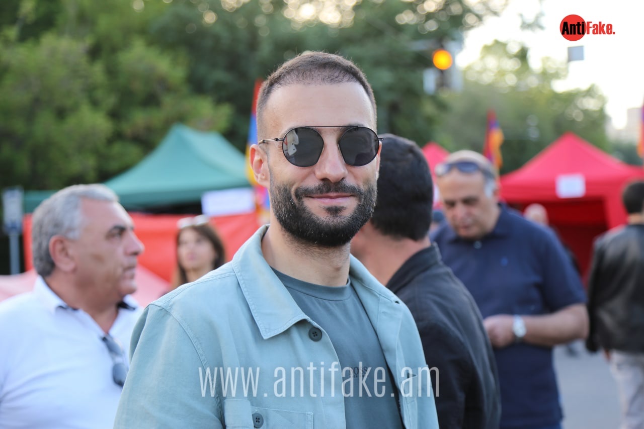 article-image